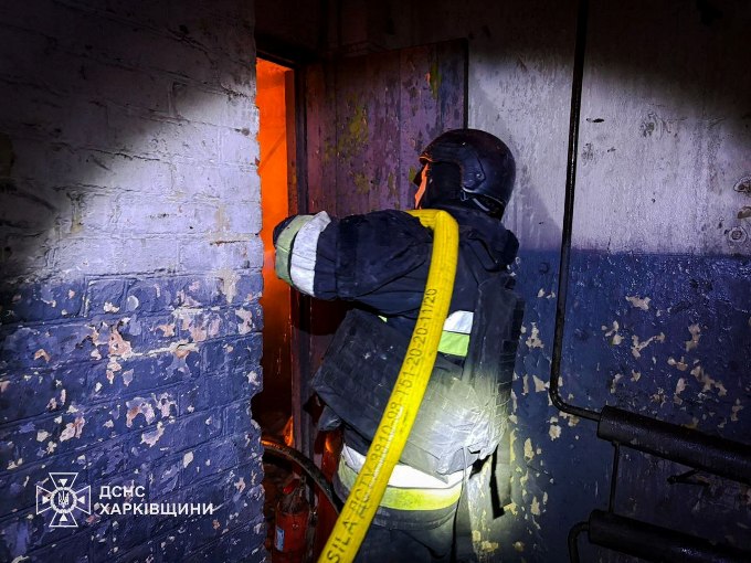 На Харківщині загорілися майстерні через атаку БпЛА